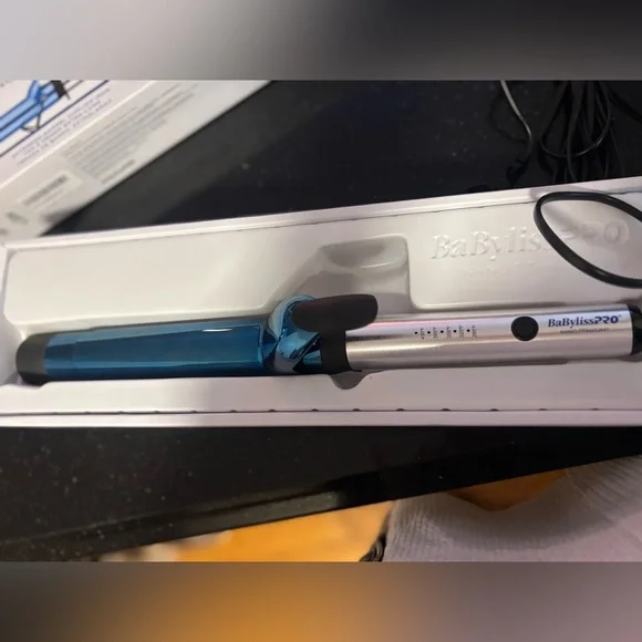 Brand new in box Babyliss Pro Nano Titanium Curling Iron - Picture 3 of 3